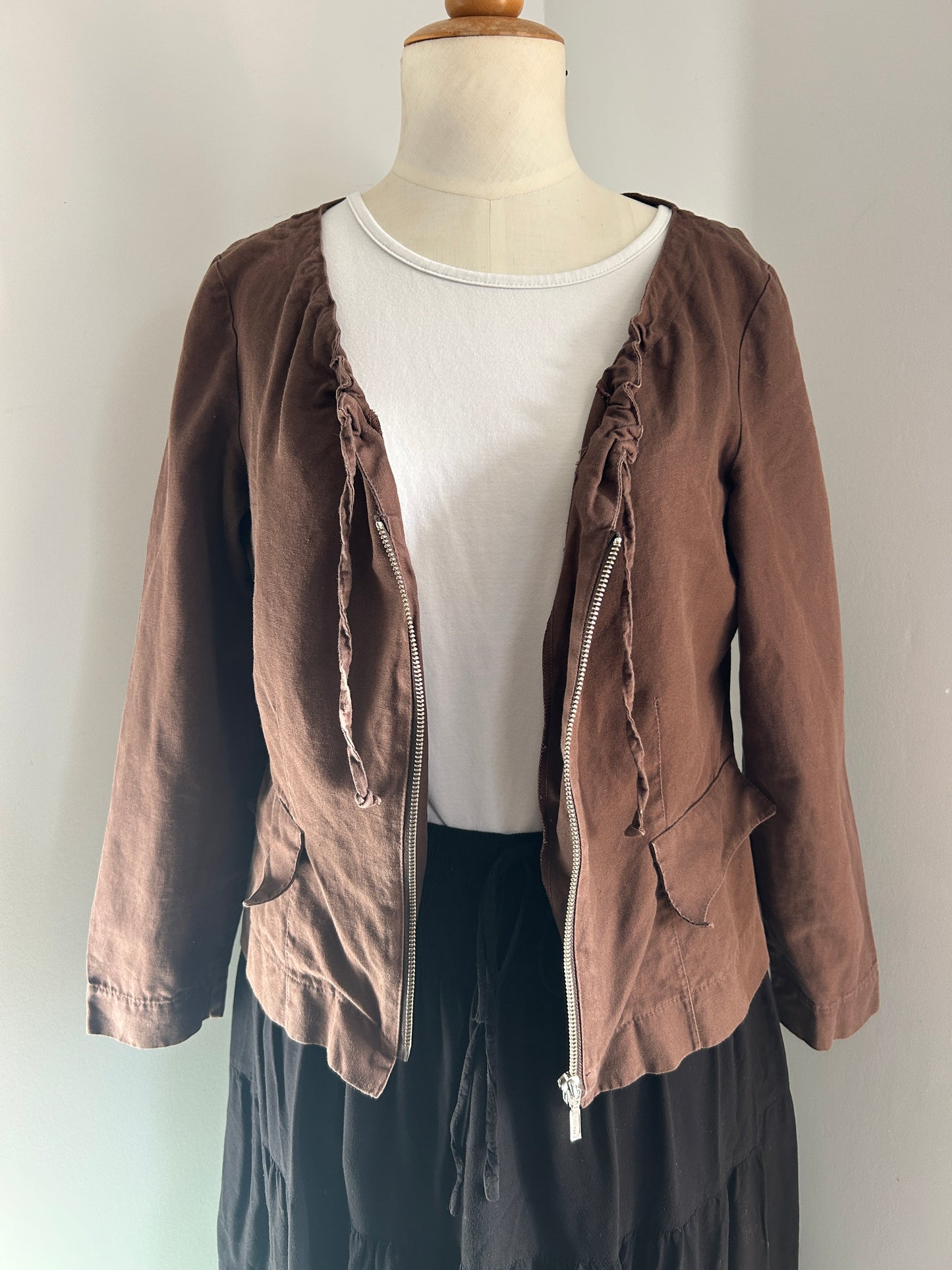 Zardi linen blend zip up jacket, made in NZ (14)