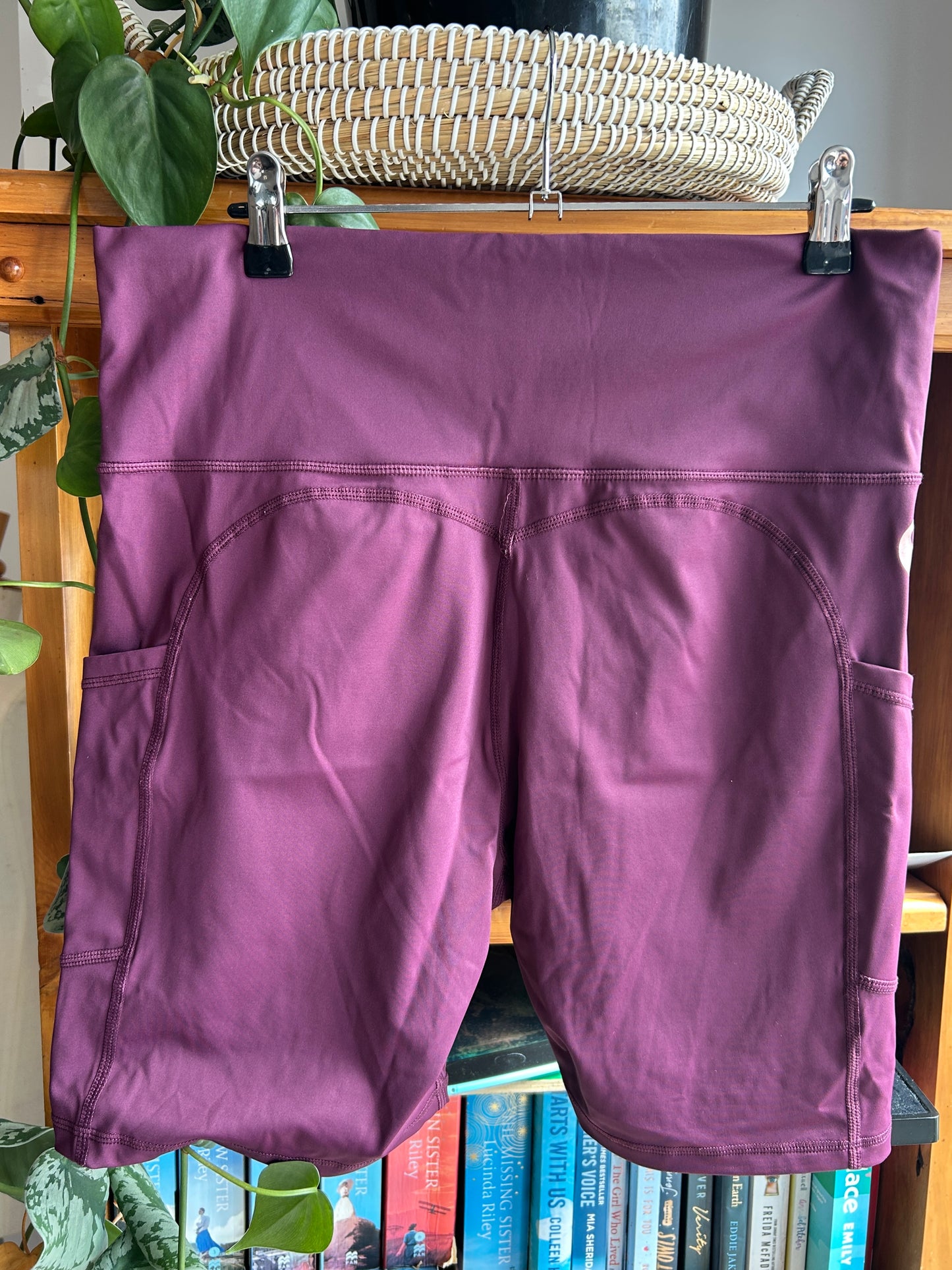 Cadenshae highwaisted bike shorts, BNWOT (XXXL)