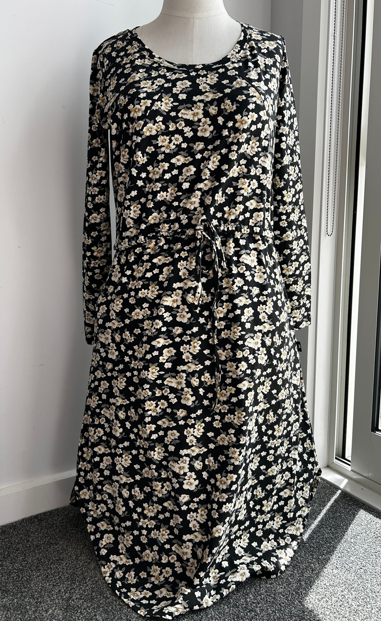 Milkbar Stella midi dress, BNWT (XS)