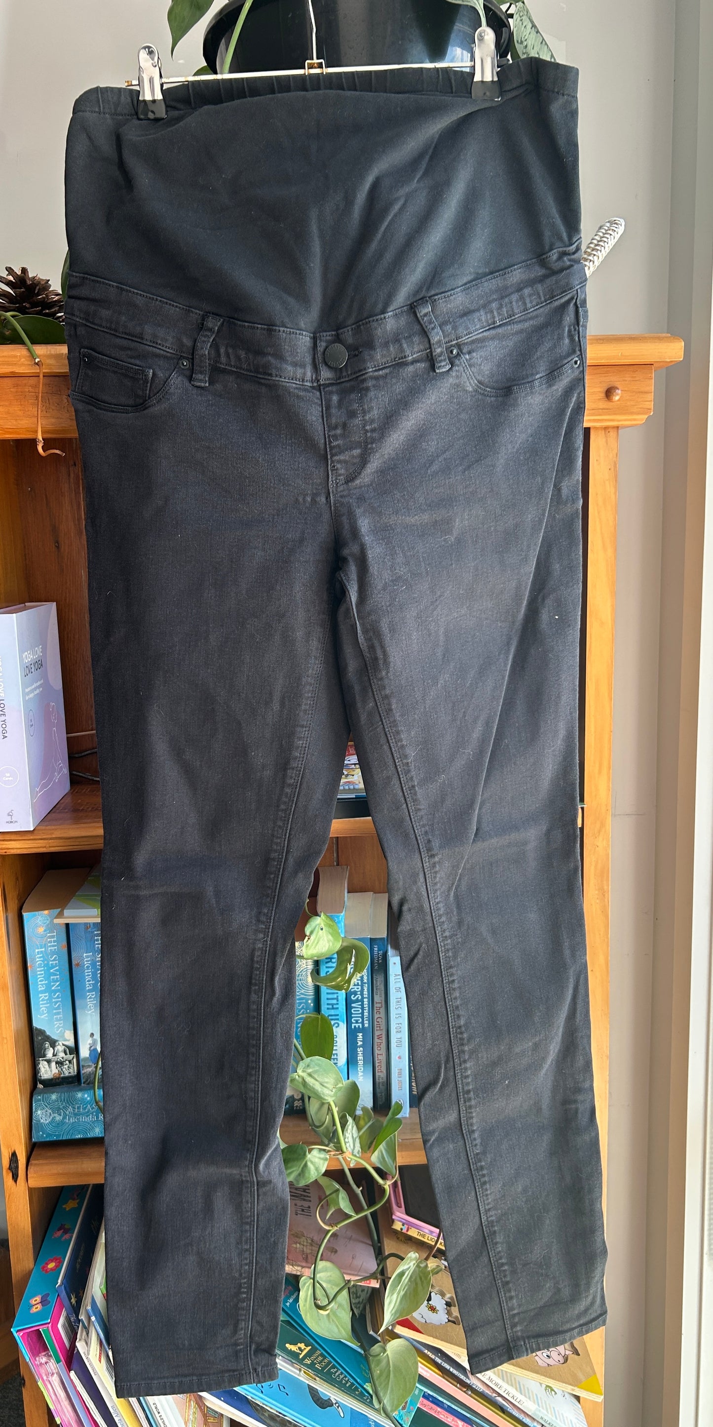 Jeanswest maternity slim jeans (14)