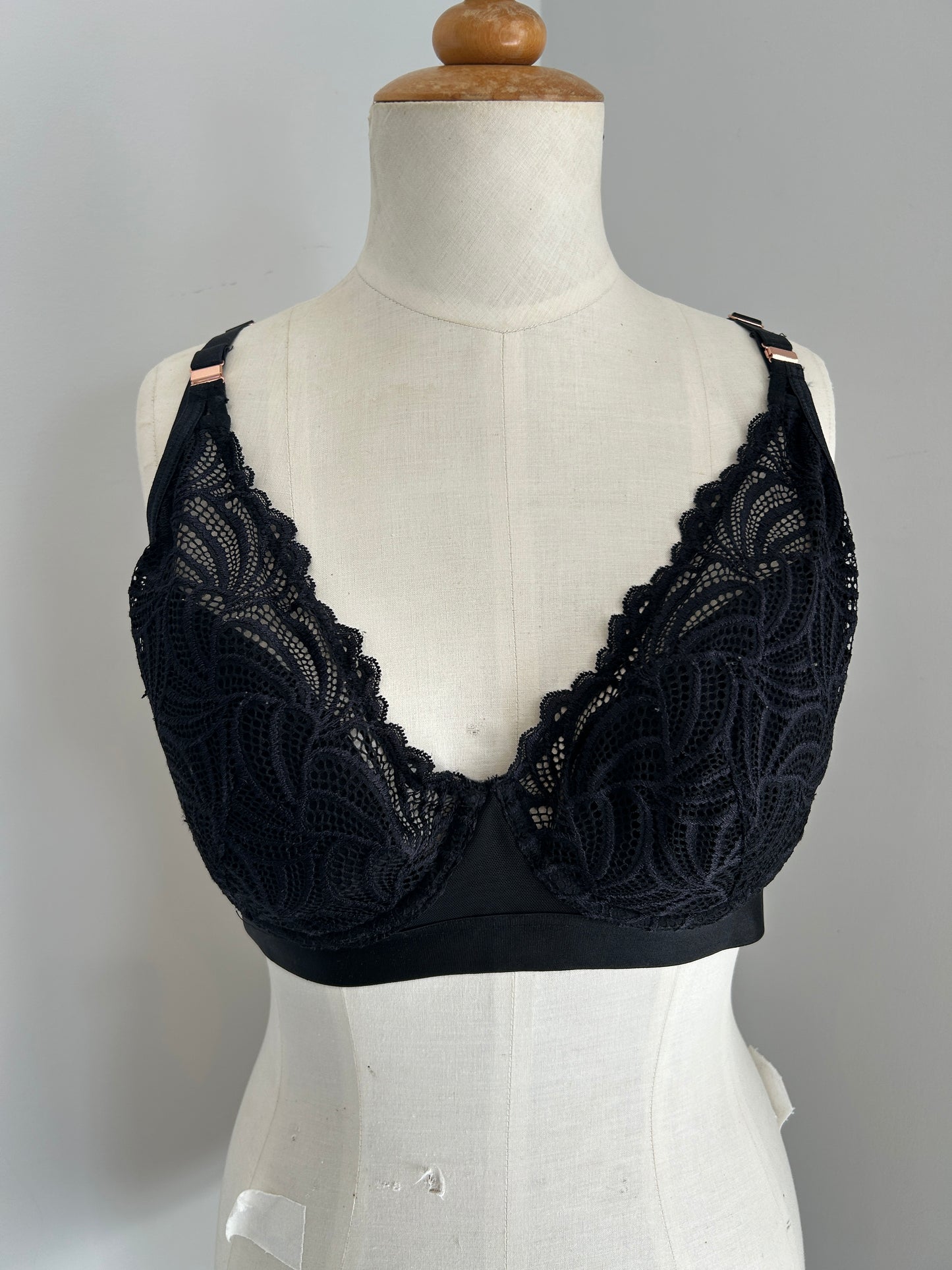 Hot milk Warrior plunge bra (14E)