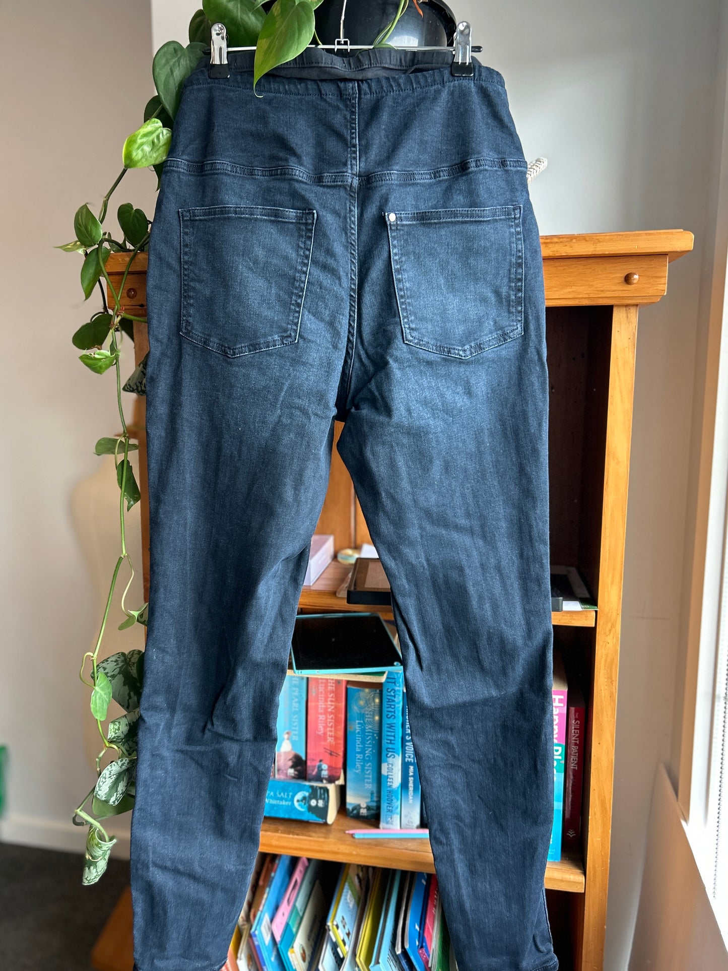 H&M mama maternity jeans (M+L)
