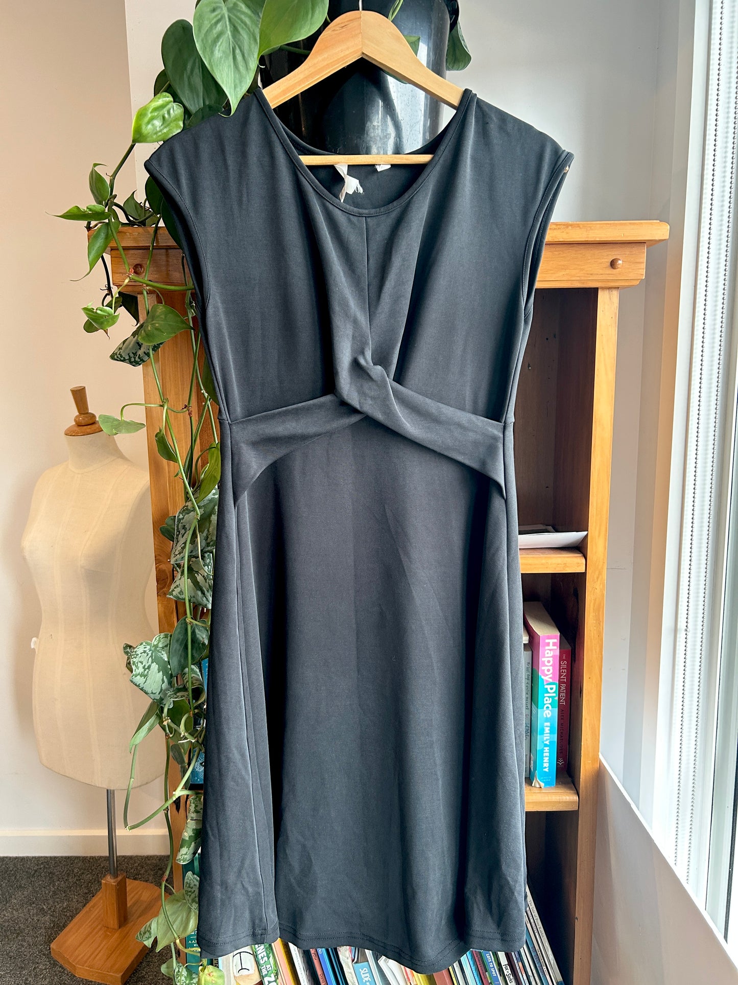 Ripe knee length dress (M)