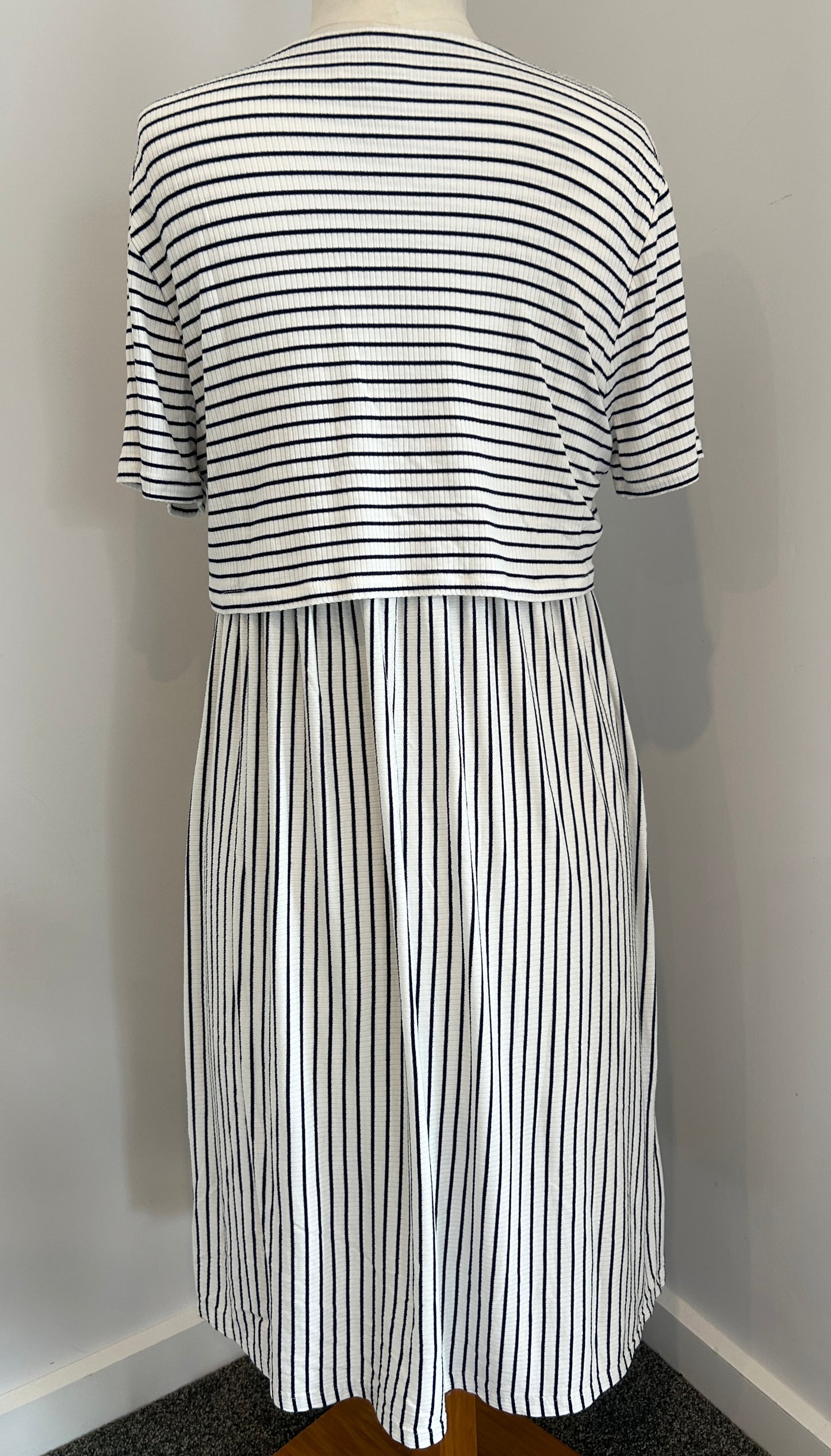 Jeanswest striped dress (M)