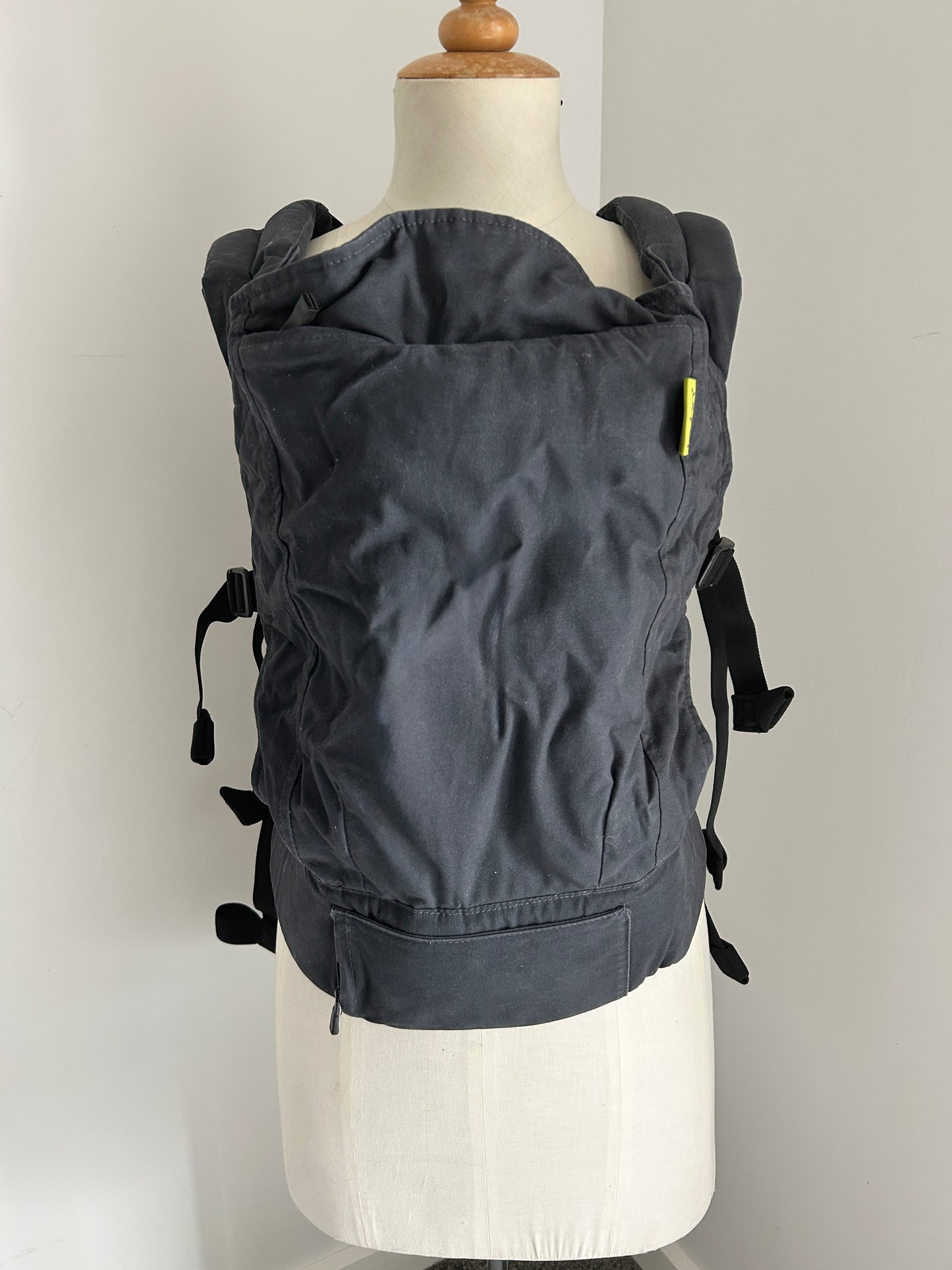 Boba X carrier in charcoal