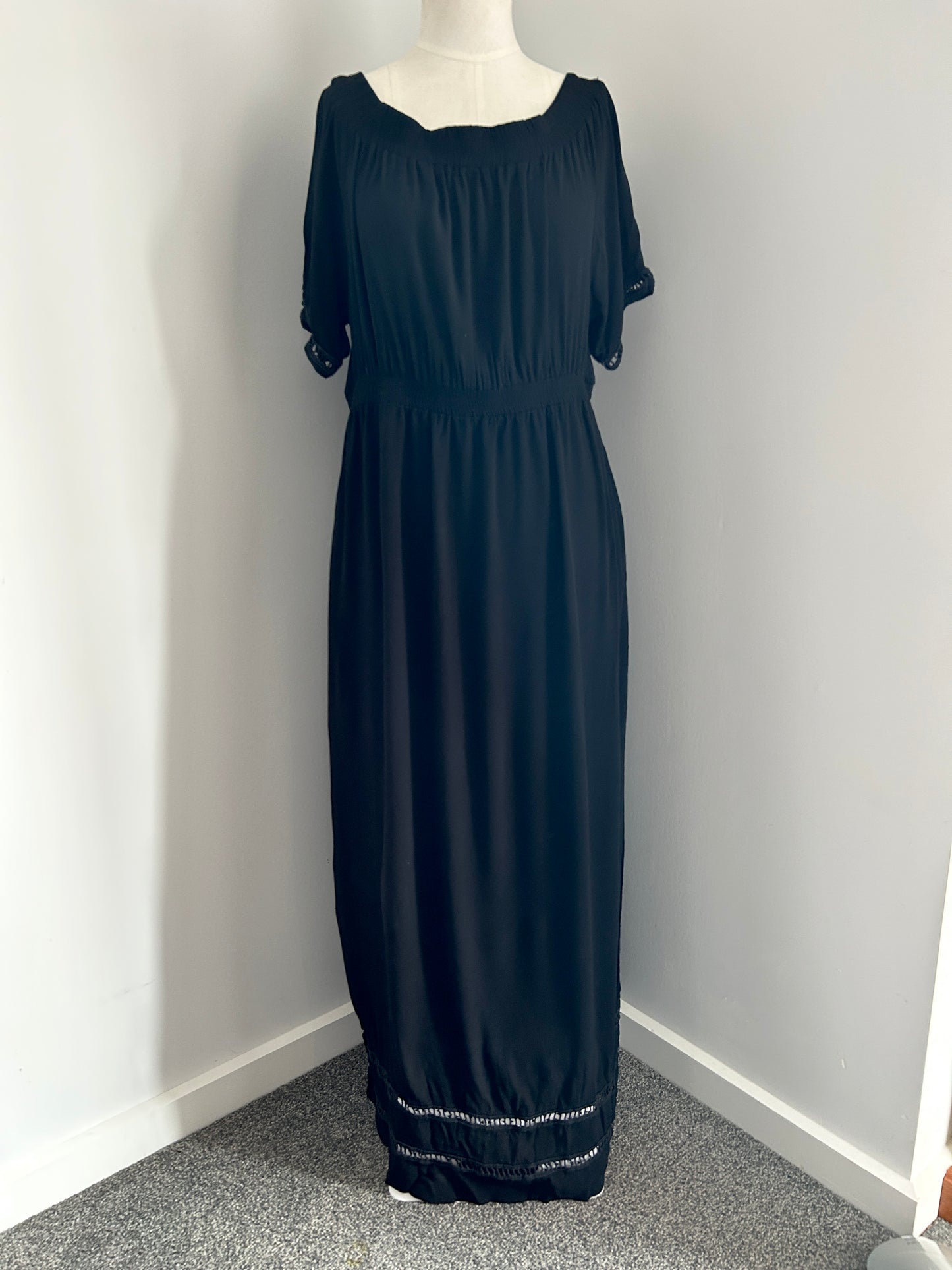 Ripe cold shoulder maxi dress (L)