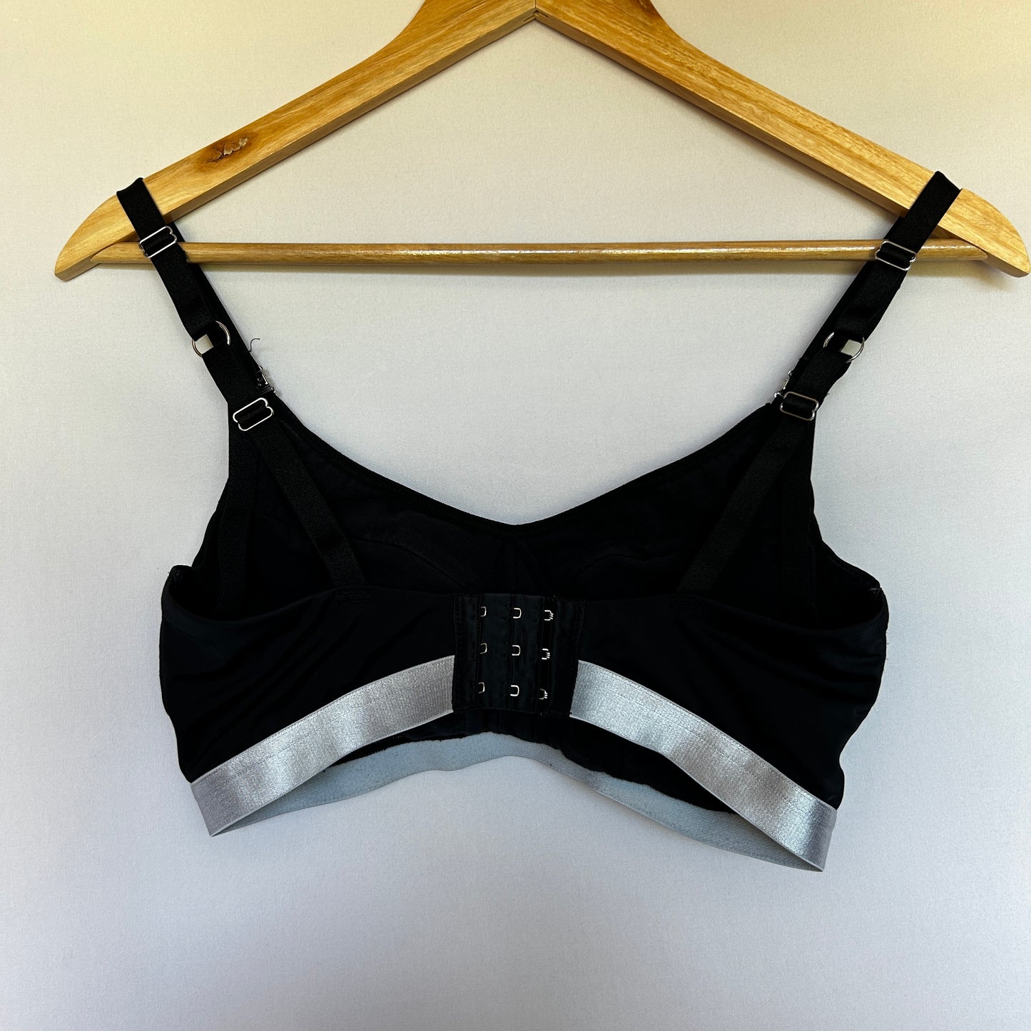 Hotmilk freedom bra- pumping/breastfeeding (10G)