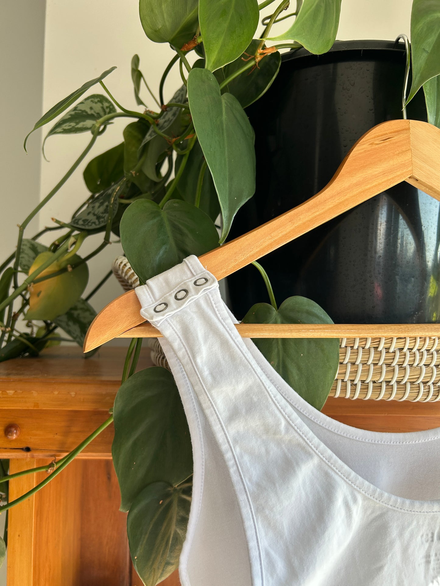Jeanswest breastfeeding tank (XS)