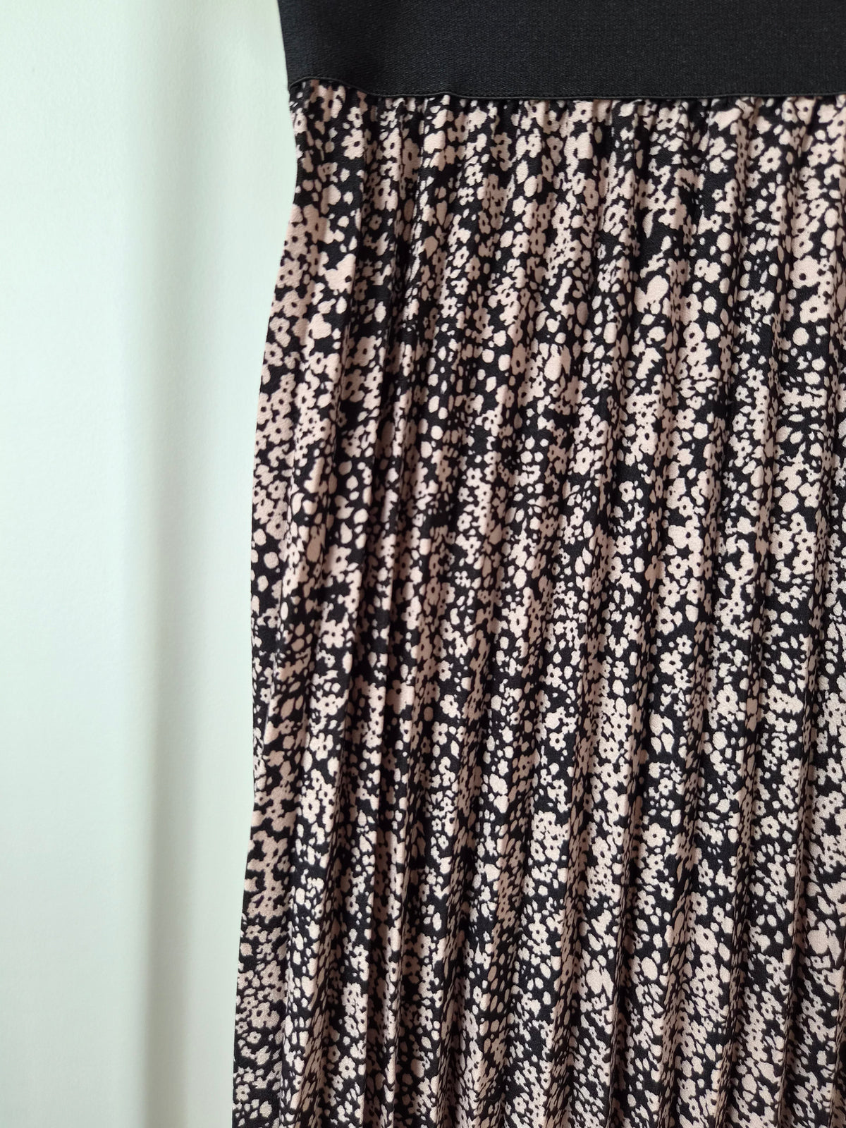 Ripe Maternity Florence Pleat Skirt (S)
