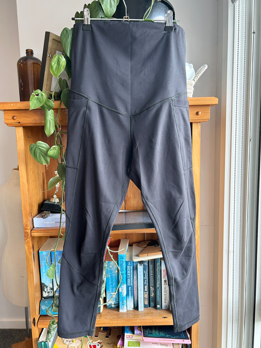 Milkbar maternity leggings (S)