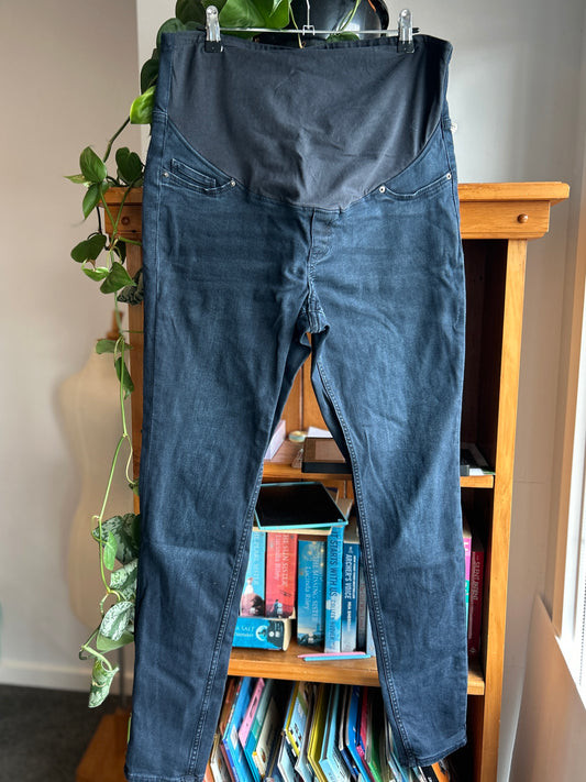 H&M mama maternity jeans (M+L)