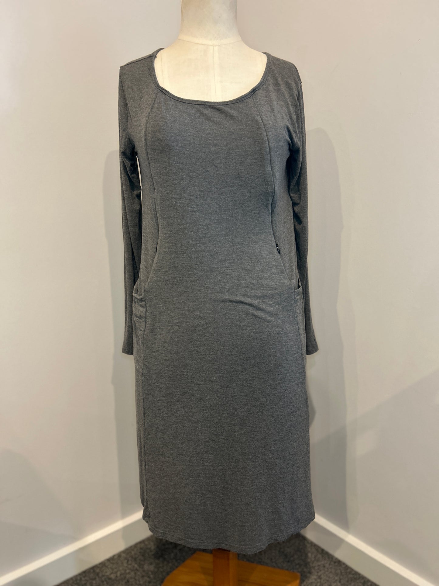 Latch dress (M)