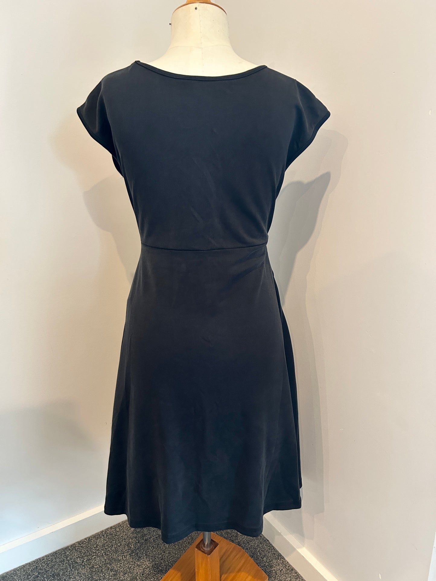 Ripe knee length dress (M)