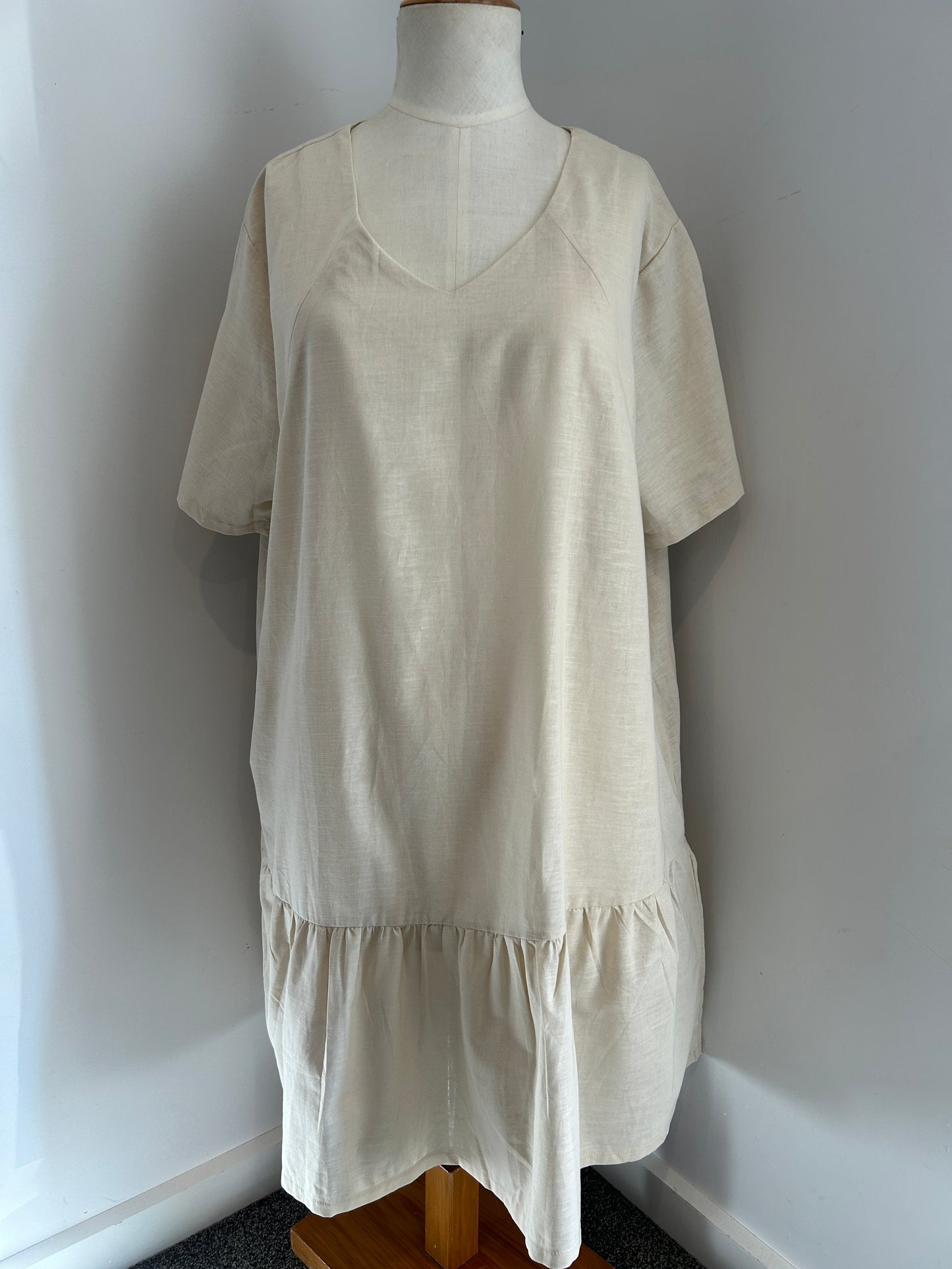 Latch Ellie Dress, linen blend, BNWT (3XL)