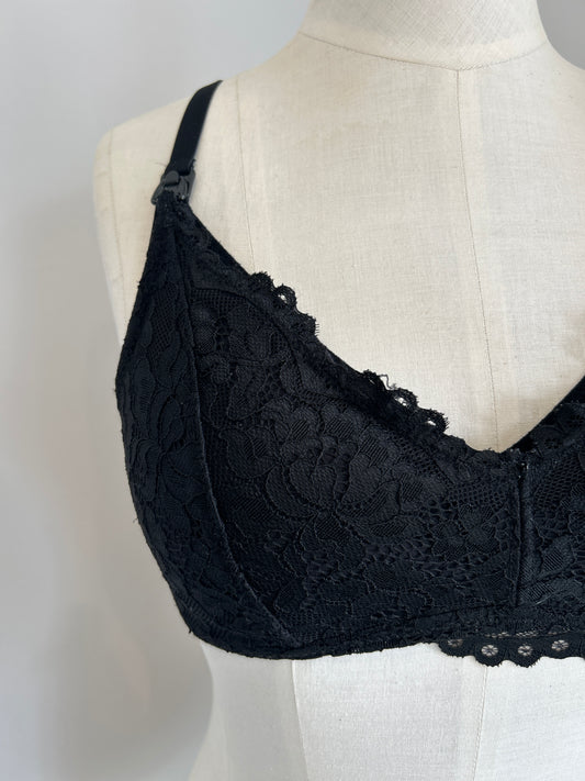 Close to the heart lace bralet (M)