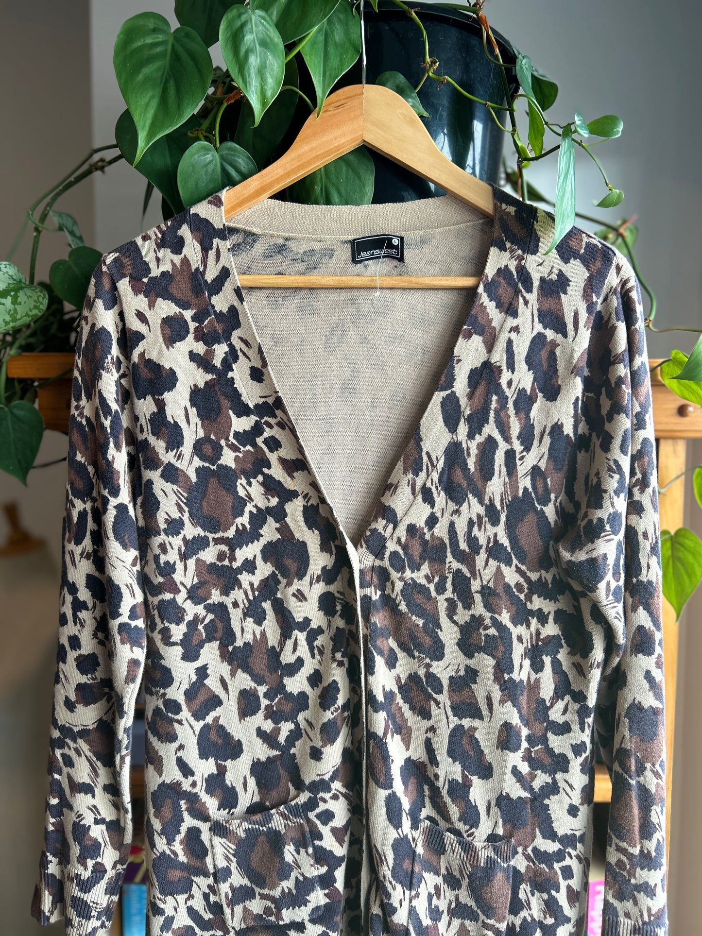 Jeanswest cardi (L)