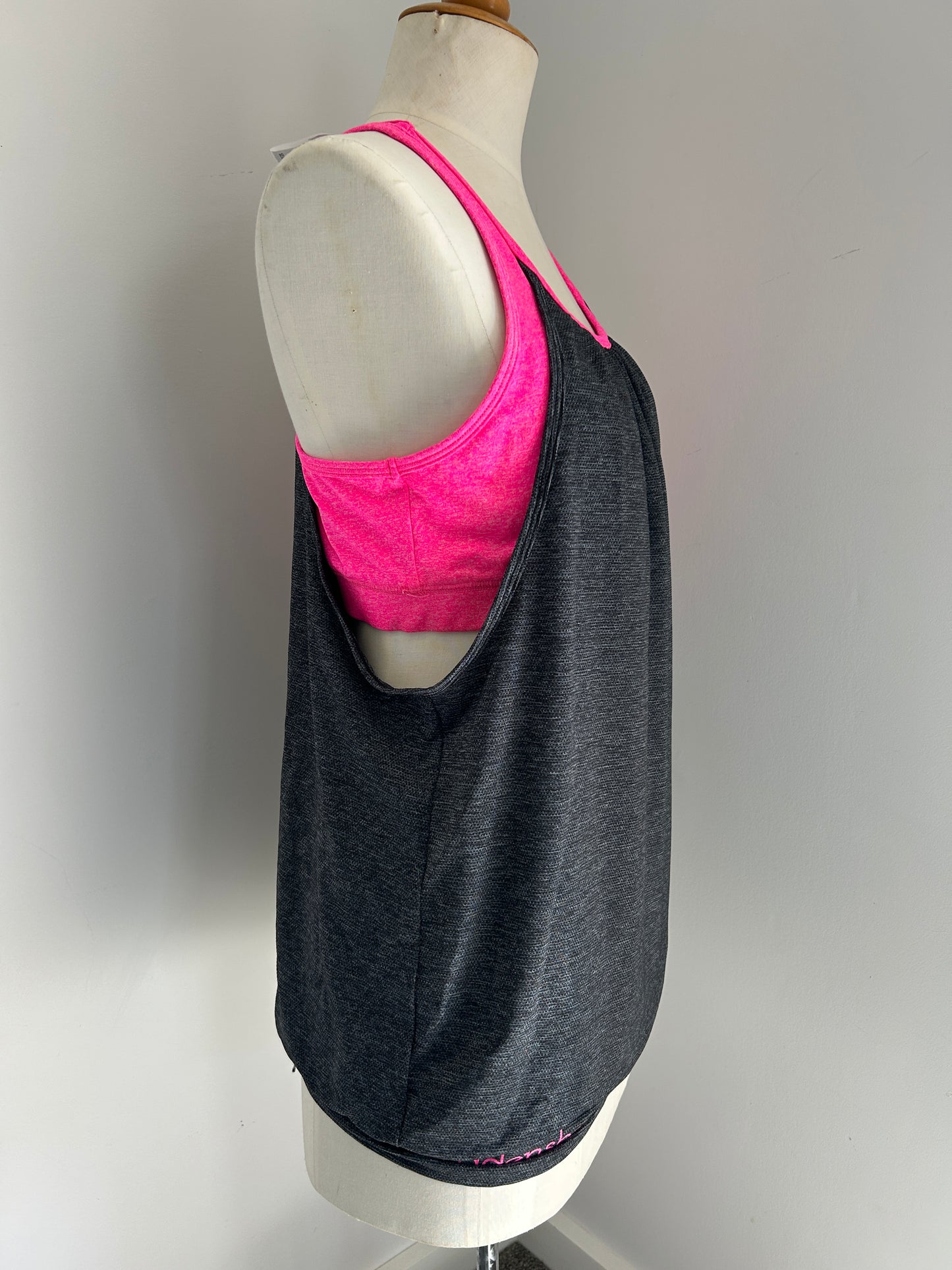 Cadenshae loose fit tank (XL)