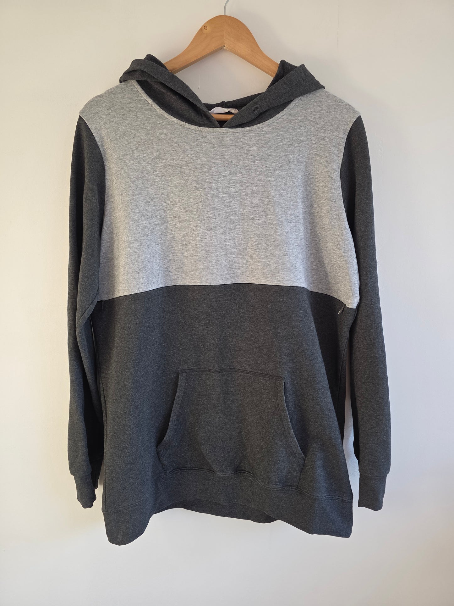 Cadenshae Hoodie (L)