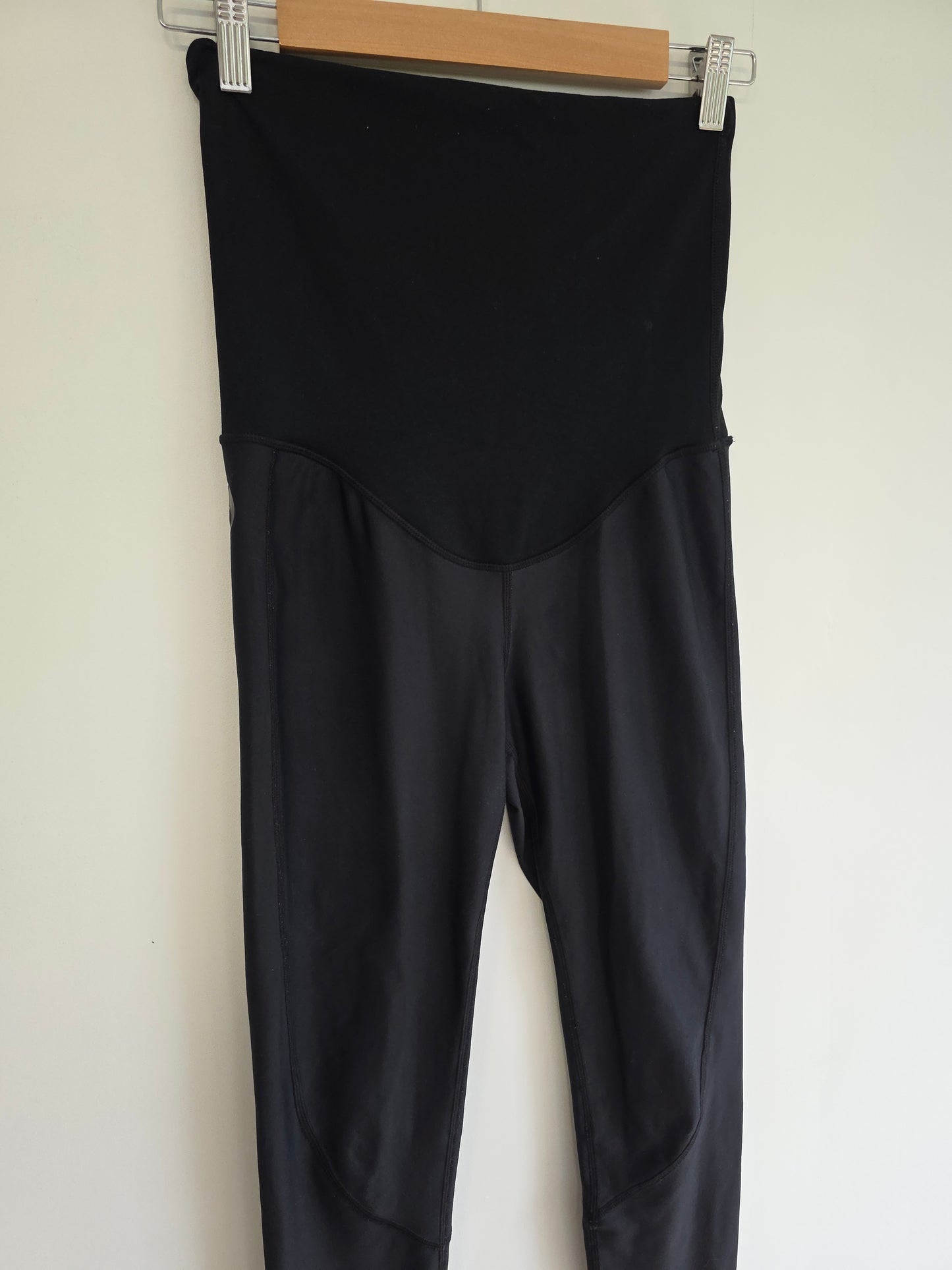 Cadenshae Maternity Leggings (M)