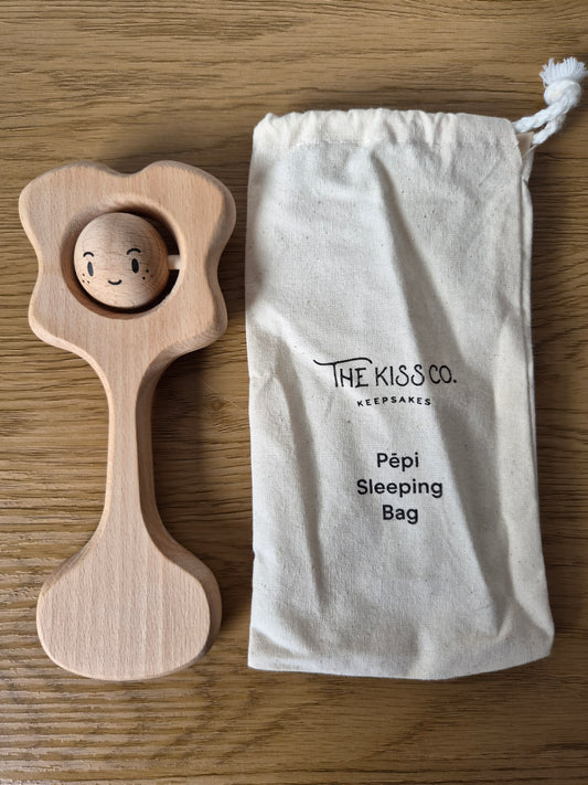 Pēpi Kiss Natural Teething Rattle